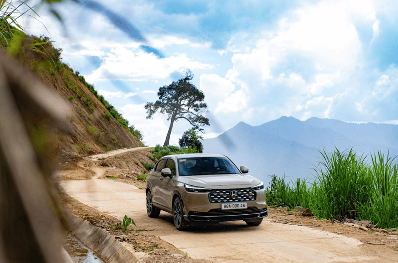 Honda Việt Nam chính thức áp dụng giá bán lẻ đề xuất mới cho mẫu xe HRV e:HEV RS 2 Honda Việt Nam chính thức áp dụng giá bán lẻ đề xuất mới cho mẫu xe HRV e:HEV RS hrv rs 26 1 Honda Việt Nam chính thức áp dụng giá bán lẻ đề xuất mới cho mẫu xe HRV e:HEV RS