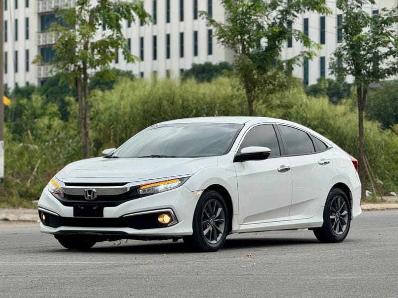 Bán Honda Civic G 2021 Cũ Màu Trắng Tại Bình Dương – Lên Full Đồ Chơi Chất, Kèm BHVC